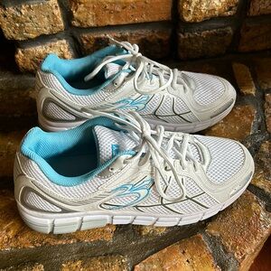 Gravity Defyer walking shoes.